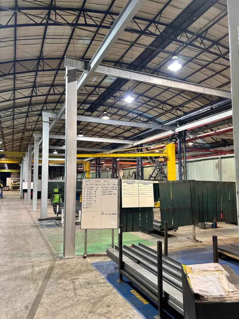 instalação de ponte rolante e sistemas KBK industriais